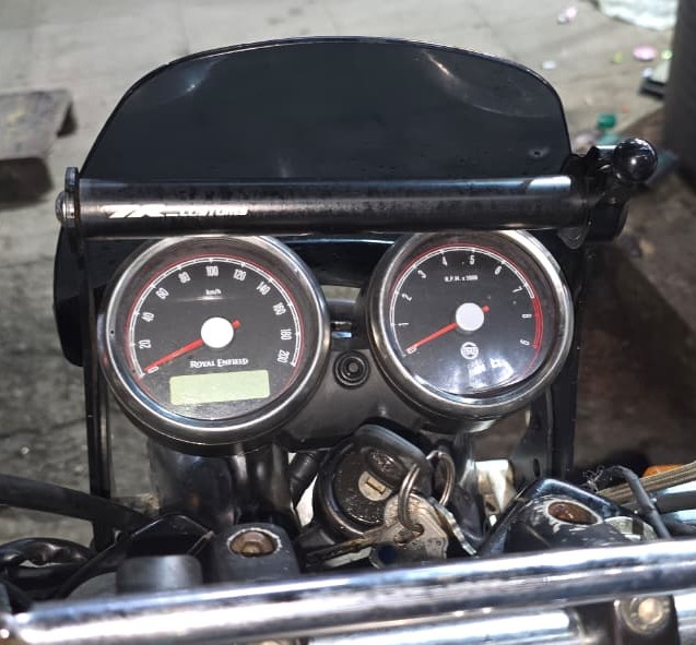 Interceptor 650 GPS Mount (Stock Windshield Compatible) – 7RCustoms - Image 2